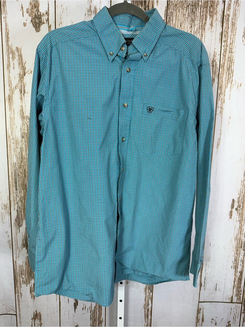 Ariat Pro Series, Plaid Button Down Shirt. Size Medium. Good used condition!